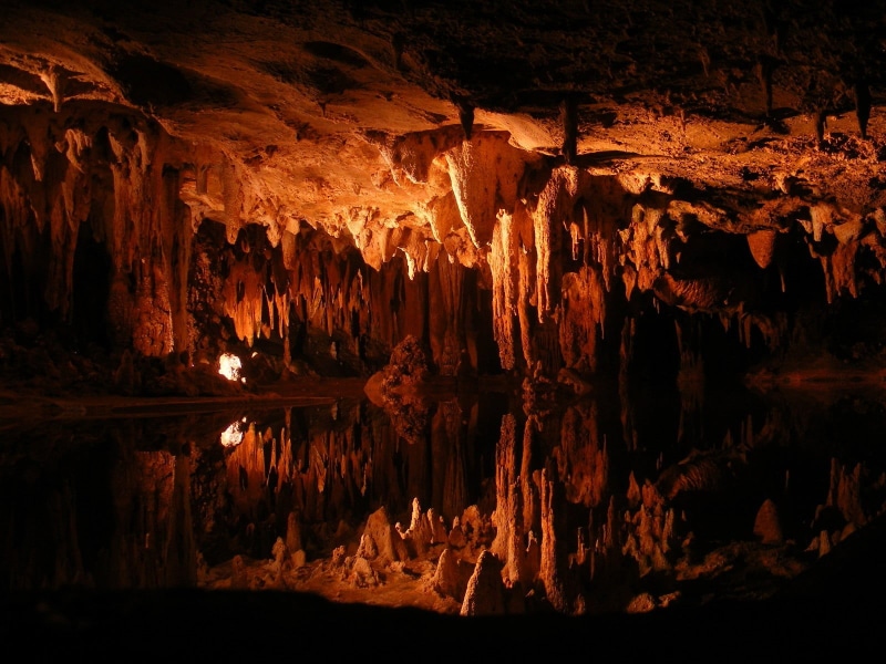 tranquility, lake, stalactite, non-urban scene, stalagmites, physical geography, beauty in nature, natural pattern, nature, stalactites, indoors, rock