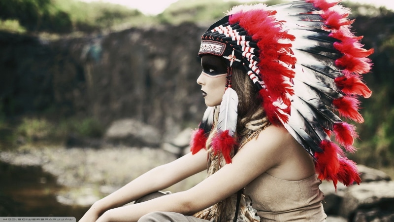 women, headdress, 1080P, beautiful woman, adult, focus on foreground, looking away, headwear, outdoors, real people, one person, native americans indian women headdress