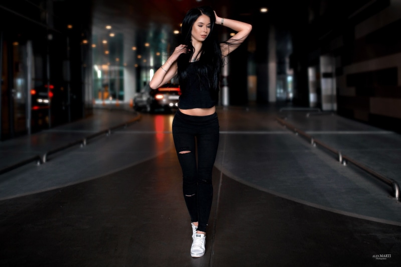 healthy lifestyle, young adult, adult, sport, casual clothing, 2K, full length, sports clothing, human arm, women, focus on foreground, exercising, determination