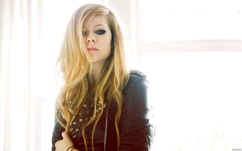 leather, hair, beauty, 1080P, hairstyle, front view, young adult, headshot, beautiful woman, blonde, fashion, indoors, celebrity, contemplation, blond hair