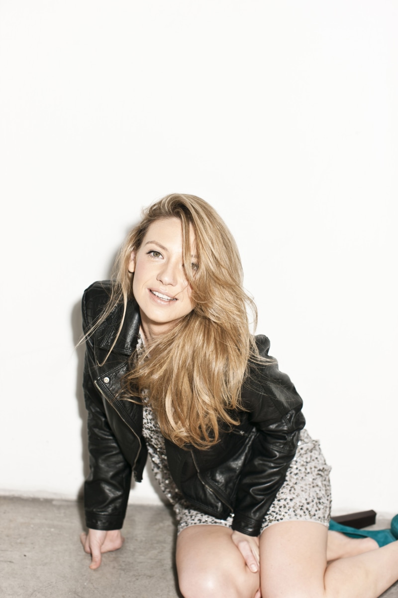 leather jackets, blonde, actress, women, 5K, Anna Torv, Fringe (TV series)