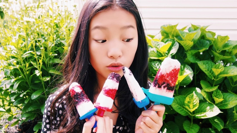 1080P, ice cream, holding, front view, popsicle, hairstyle, females, Asian, child, lifestyles, food and drink, innocence, open mouth, leisure activity
