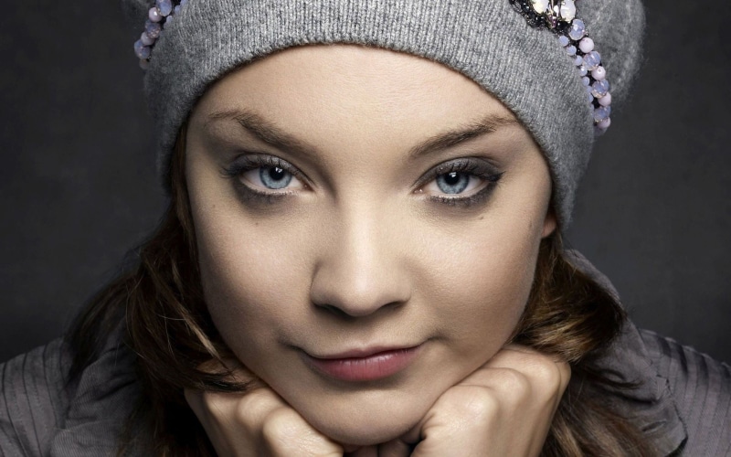 women, portrait, beauty, gray, beautiful woman, body part, 1080P, looking at camera, front view, one person, headshot, Natalie Dormer , close-up, warm clothing