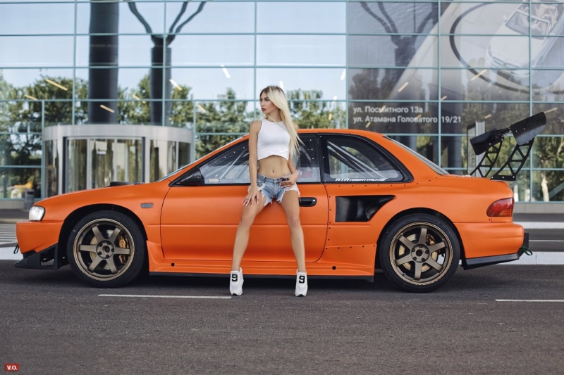 one person, young women, beautiful woman, blonde, lifestyles, transportation, young adult, leisure activity, adult, women, day, full length, outdoors, mode of transportation