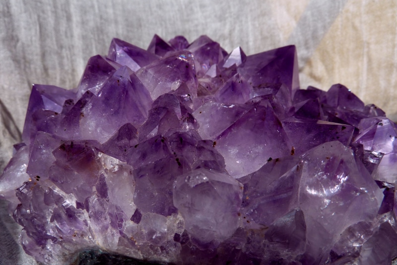 indoors, close-up, quartz, shimmer, decoration, translucent, gem buyer, macro, transparent, deco, medicine, chunks of precious stones, rocks, stone - Object