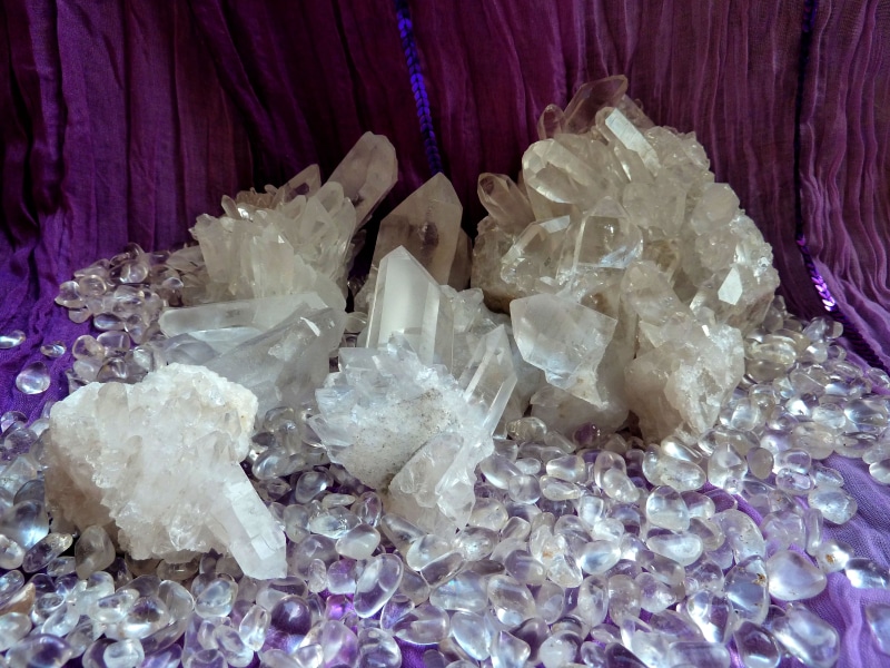 chunks of precious stones, transparent, naturopathy, no people, glassy, stone, close-up, Crystal, press conference, blue, ore, bright, Clear, decoration