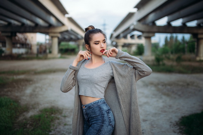 open clothes, jeans, women, grey sweater, open sweater, red nails, hairbun, grey tops, portrait, looking away, red lipstick, women outdoors, 1080P