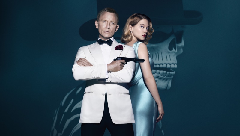 holding, people, couple - relationship, 4K, adult, young women, Daniel Craig, studio shot, standing, two people, sitting, James Bond, Spectre, women, young men