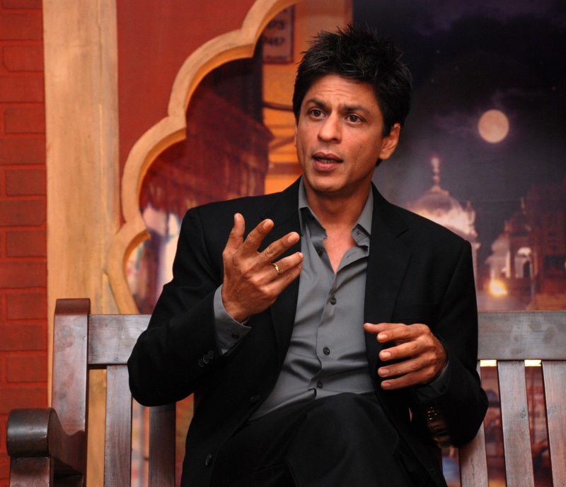 s, caucasian Ethnicity, young Adult, tuxedo, looking, black, city, business, front view, mid adult, one Person, outdoors, human Face, shahrukh khan, smiling