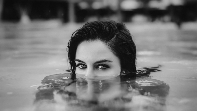 swimming, women, 1080P, beauty, Aurela Skandaj, wet hair, hair, hairstyle, headshot, wet, looking at camera, face, swimming pool, underwater, adult, teenager