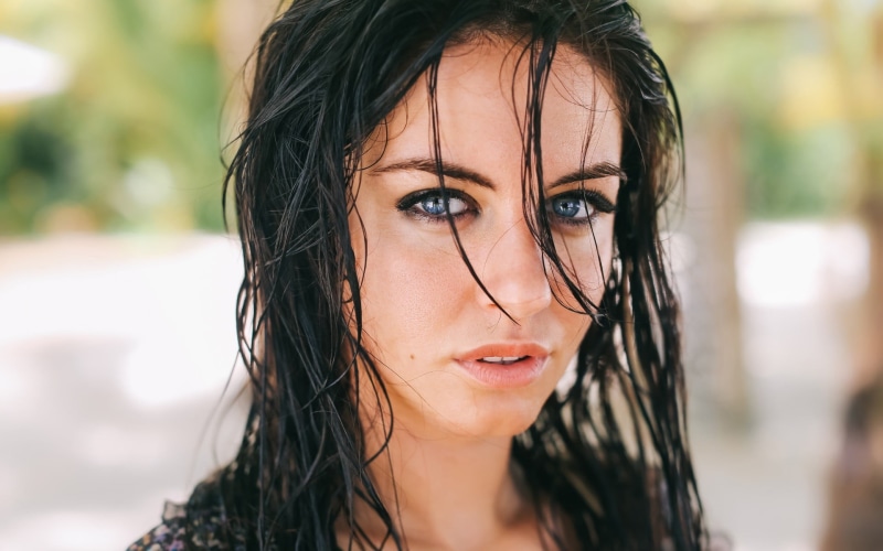 hair, 1080P, leisure activity, hairstyle, wet look, women, wet hair, black hair, real people, front view, brunette, young women, one person, focus on foreground