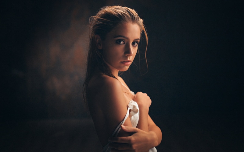 brunette, dark, young adult, portrait, blond hair, young women, 1080P, hair, beauty, black background, glamour, hairstyle, Ksenia Kokoreva, beautiful people