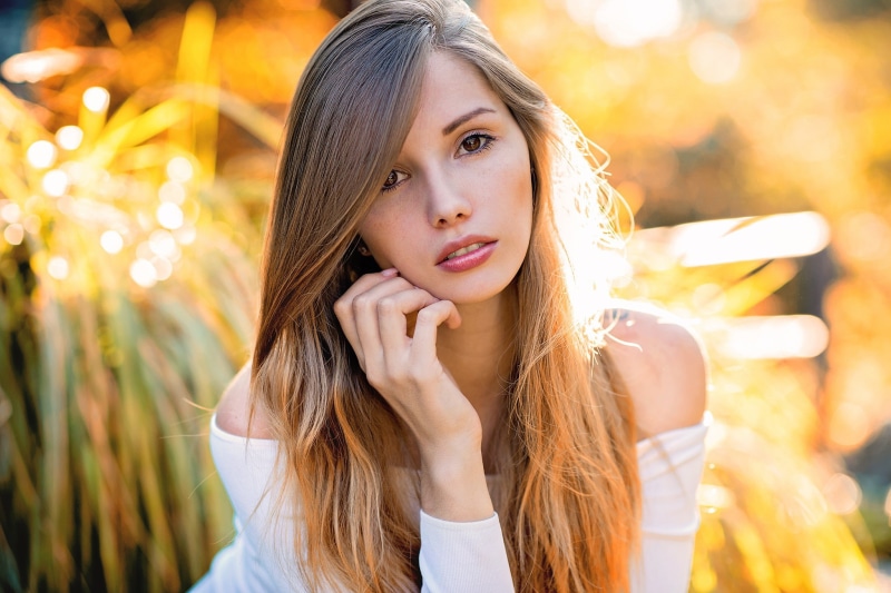 face, long hair, eyes, women, sunlight, wavy hair, blonde, 1080P, bare shoulders, model, looking at viewer, Mark Prinz, portrait, depth of field