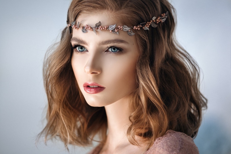 hair accessories, wavy hair, eyeliner, lip gloss, glamour, lipstick, portrait, women, Igor Kondukov, brunette, long eyelashes, looking away, blue eyes