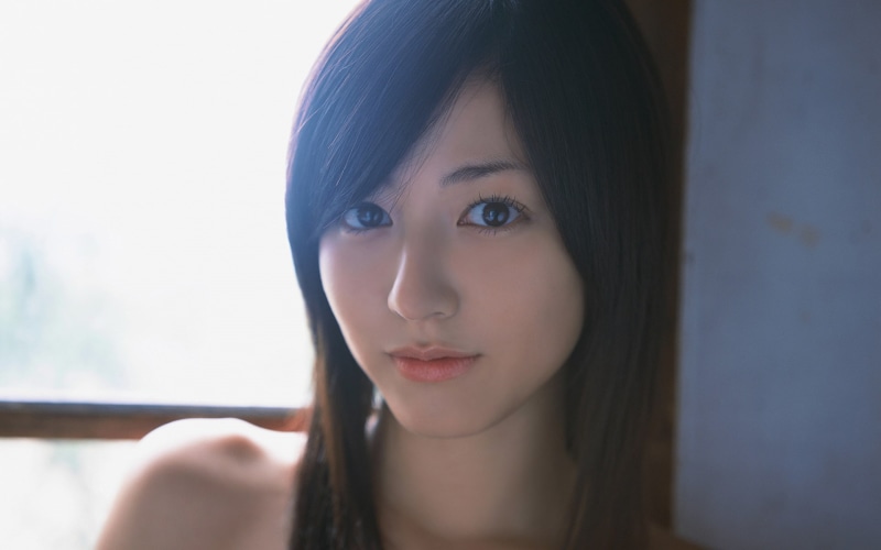 young adult, long hair, smiling, teenager, Yumi Sugimoto, portrait, body part, 1080P, front view, close-up, focus on foreground, lifestyles, headshot