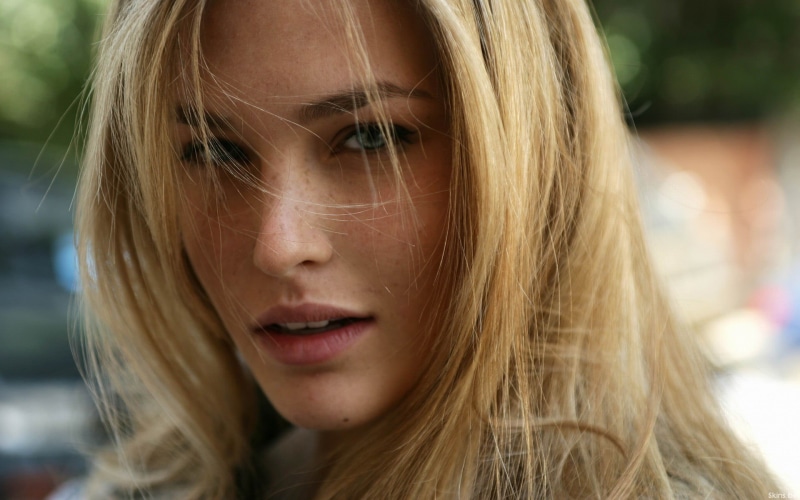 woman, freckles, contemplation, real people, day, front view, young adult, human hair, women, blonde, focus on foreground, hairstyle, 1080P, headshot