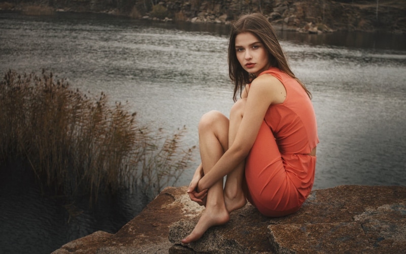 model, lifestyles, dress, full length, depth of field, women outdoors, Ivan Kopchenov, real people, leisure activity, 720P, face, riverside, sitting, women