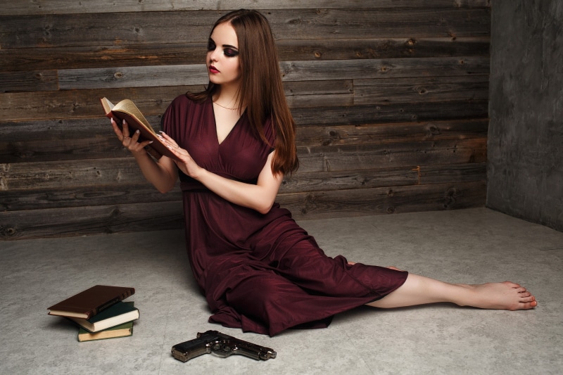 1080P, barefoot, brunette, books, Yri Filichkin, 500px, girls with guns, gun, women, toes