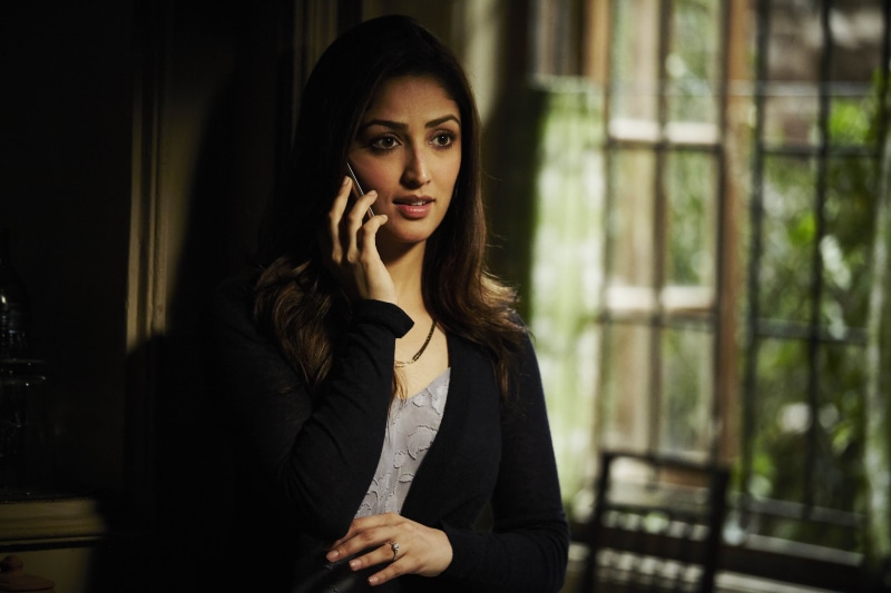 portrait, stills, hairstyle, bollywood, s, Female Celebrities, young adult, telephone, using phone, standing, long hair, focus on foreground, women, young women