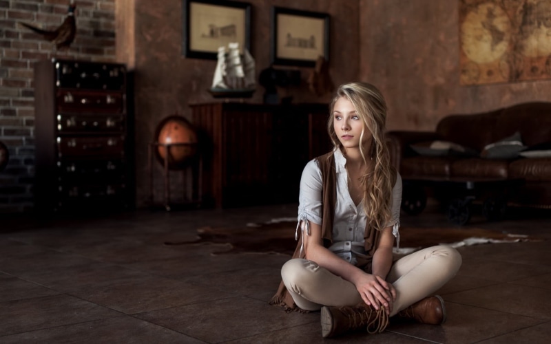 interior, front view, 720P, real people, young adult, hairstyle, Alice Tarasenko, model, contemplation, sitting on floor, flooring, relaxation, casual clothing