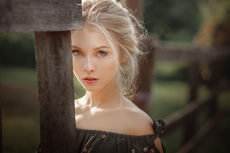 women outdoors, Alice Tarasenko, Nastasya Parshina, 1080P, bokeh, women, portrait, bare shoulders, blonde, face