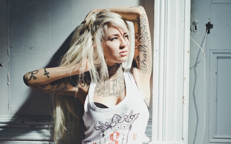 standing, tattoo, Sara Fabel, dyed hair, blond hair, 1080P, young adult, young women, leisure activity, lifestyles, waist up, indoors, real people, beautiful woman