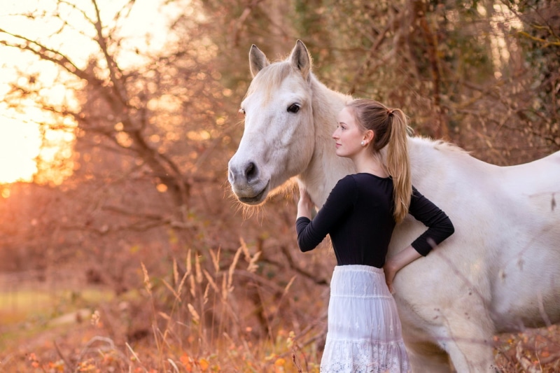1080P, horse, pearl earrings, women with horse, white skirt, skirt, model, women, blonde, ponytail