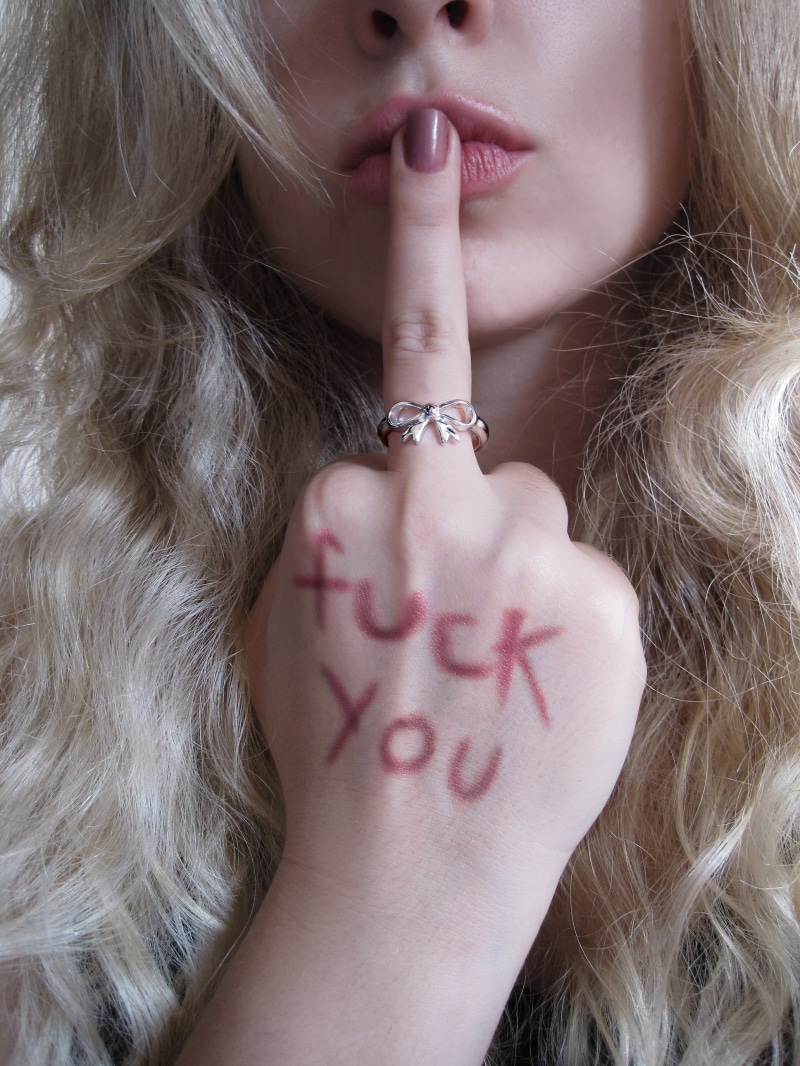 nails, face, style, fuck-you, kiss, lips, 2K, mouth, hand, middle-finger, lipstick