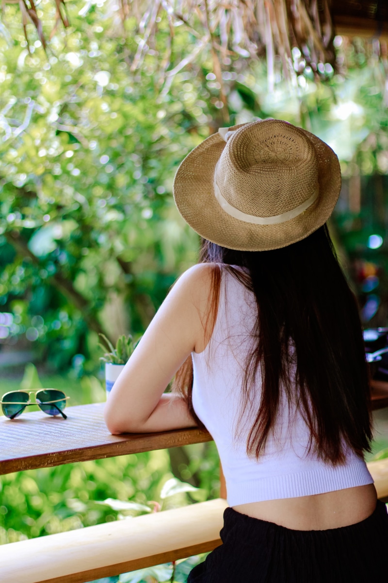 lifestyles, 5K, girl, photoshoot, one person, pretty, beautiful woman, beach hat, focus on foreground, long hair, person, black, woman, hair, relaxation