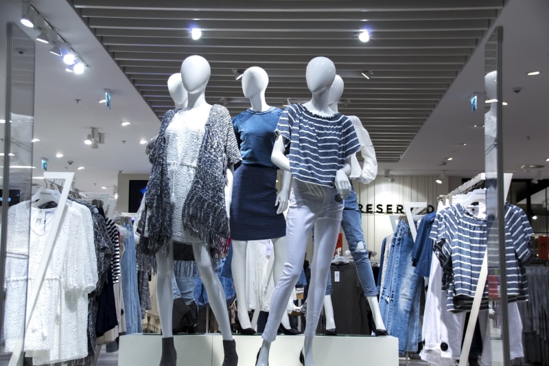 retail, fashion, fashionable brand, hanging, representation, consumerism, neck, 4K, human representation, mannequin, retail display, shop windows, slender women
