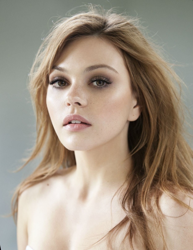 face, long hair, 720P, bare shoulders, Aimee Teegarden, blond hair, studio shot, human face, juicy lips, hairstyle, beautiful people, adult, one person