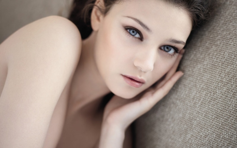 720P, open mouth, eyes, portrait, blue eyes, women, looking at viewer, bare shoulders, face, blurred, brunette