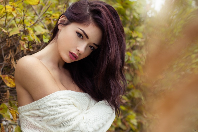 Open Mouth, women, Depth Of Field, Eric Elger, Women Outdoors, Sweater, Long Hair, model, Looking At Viewer, Wavy Hair, Bare Shoulders, Brown Eyes, face