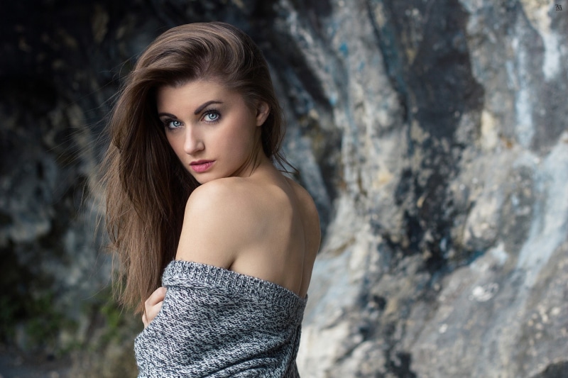 1080P, eric elger women long hair wavy hair bare shoulders looking at viewer women outdoors face blonde model back blue eyes sweater depth of field