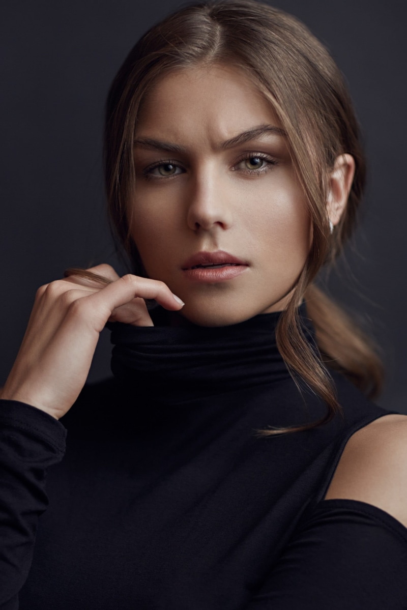 studio shot, human face, front view, wearing, model, hair, blond hair, 500px, Natalie Kuck, hand, close-up, body part, black, looking at camera, fashion