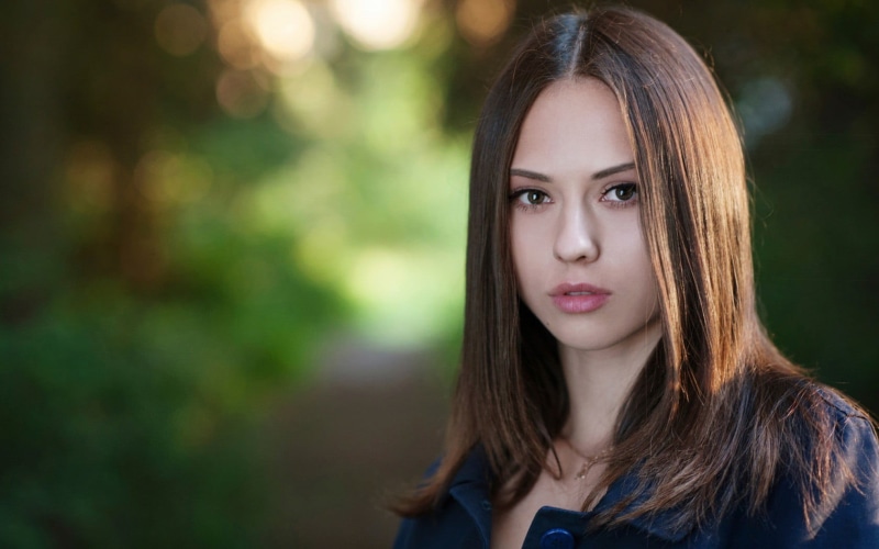 Catherine Timokhina, young women, women, teenager, beauty, outdoors, 720P, body part, adult, looking at camera, day, front view, contemplation, hair, focus on foreground