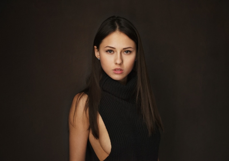 simple background, 1080P, sideboob, Maxim Maximov, Catherine Timokhina, women, portrait