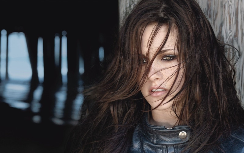hair in face, brown eyes, brown hair, headshot, real people, hairstyle, young women, beauty, indoors, hair, adult, 1080P, one person, Kristen Stewart