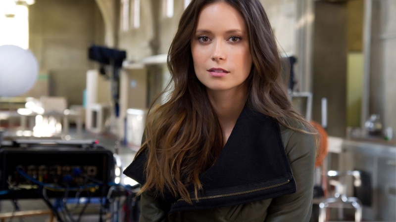 beautiful woman, hairstyle, women, looking at camera, jacket, front view, standing, celebrity, focus on foreground, Summer Glau, hair, long hair, one person
