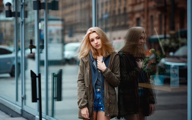 1080P, togetherness, depth of field, hair, urban, blond hair, city, jacket, emotion, leather jacket, casual clothing, street, jean shorts, model, grey jacket