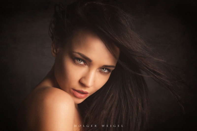 close-up, beautiful people, fashion model, body part, face, studio shot, hair, portrait, human face, young adult, looking at camera, dark, indoors, 720P