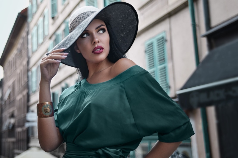 one person, adult, hat, lifestyles, fashion, women, model, leisure activity, young adult, clothing, hairstyle, Olga Maria Veide, young women, focus on foreground