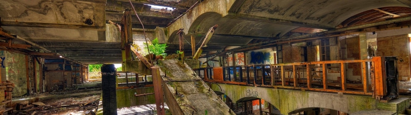 built Structure, history, messy, indoors, multiple display, old-fashioned, damaged, weathered, wood - Material, 4K, empty, architecture, broken, rusty