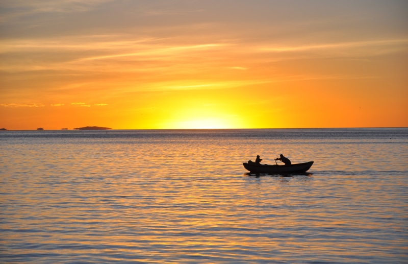 silhouette, golden hour, sun, child, night, summer, boat, nature, twilight, nautical Vessel, sailing, dusk, Sunset, heat  setting, beach, hour, bolivia