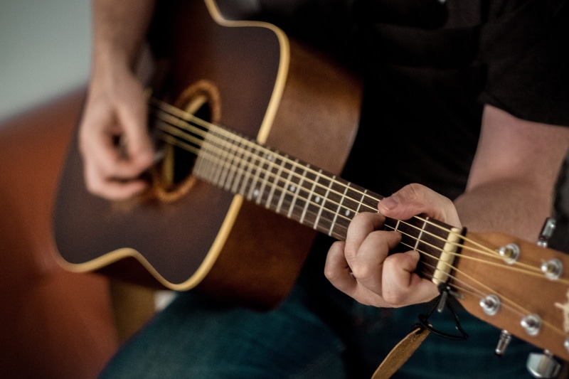 artist, musician, guitarra, play, acoustic, música, music, men, males, chord, human Finger, player, one Person, perform, string, musical Band, practicing