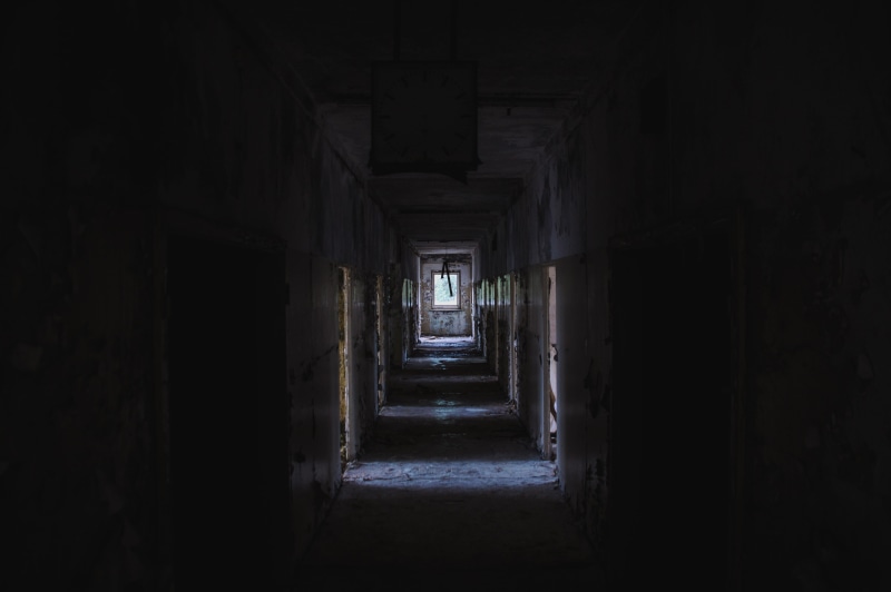 5K, entrance, photography, abandoned, the way forward, ruined, the past, indoors, dark, light at the end of the tunnel, building, arcade, history, architecture And Buildings