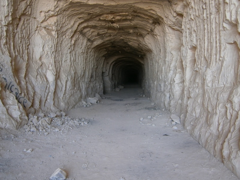 2K, day, light at the end of the tunnel, building, arcade, solid, the way forward, the past, empty, nature, history, tunnel, dungeon, architectural column