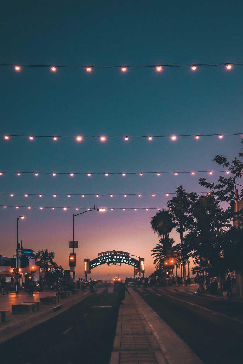 string, traffic, street Light, architecture, light, holiday, perspective, night, sunrise, sky, shore, built Structure, city, sunset, no People, asphalted