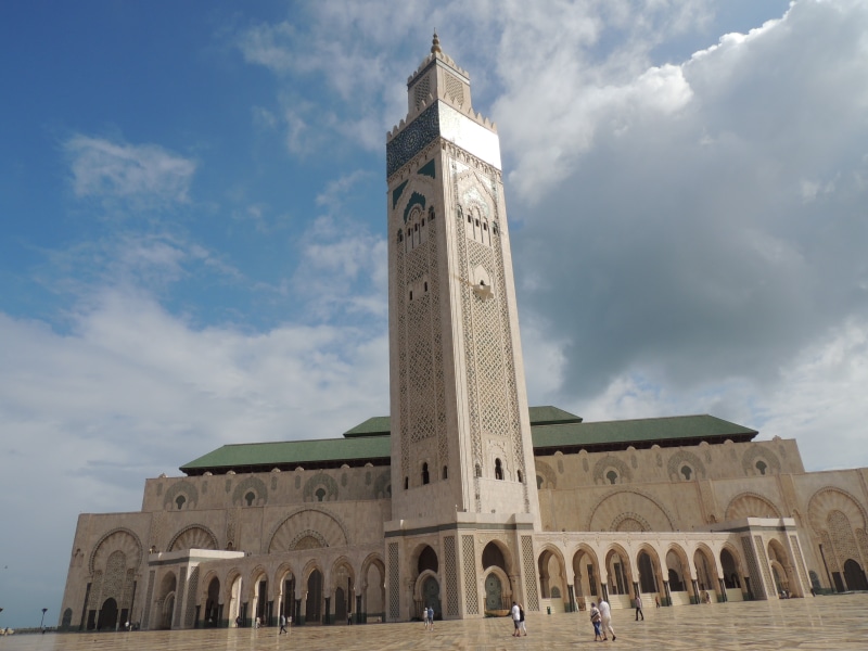 hassan, minaret, religious, arches, cloud - sky, architecture, exterior, tourism, walking, médina, arch, tower, incidental people, arcade, history, day