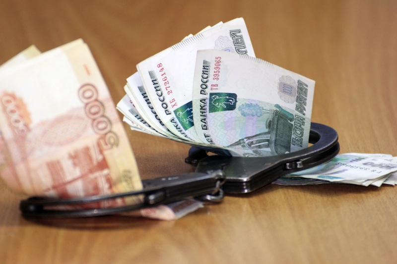paying, table, cuffs, dollar, cash, finance, board, wood - material, investment, wooden, currency, banking, european Union Currency, home Finances, hand